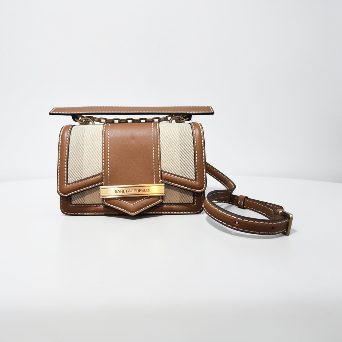 img-1520504087030806441